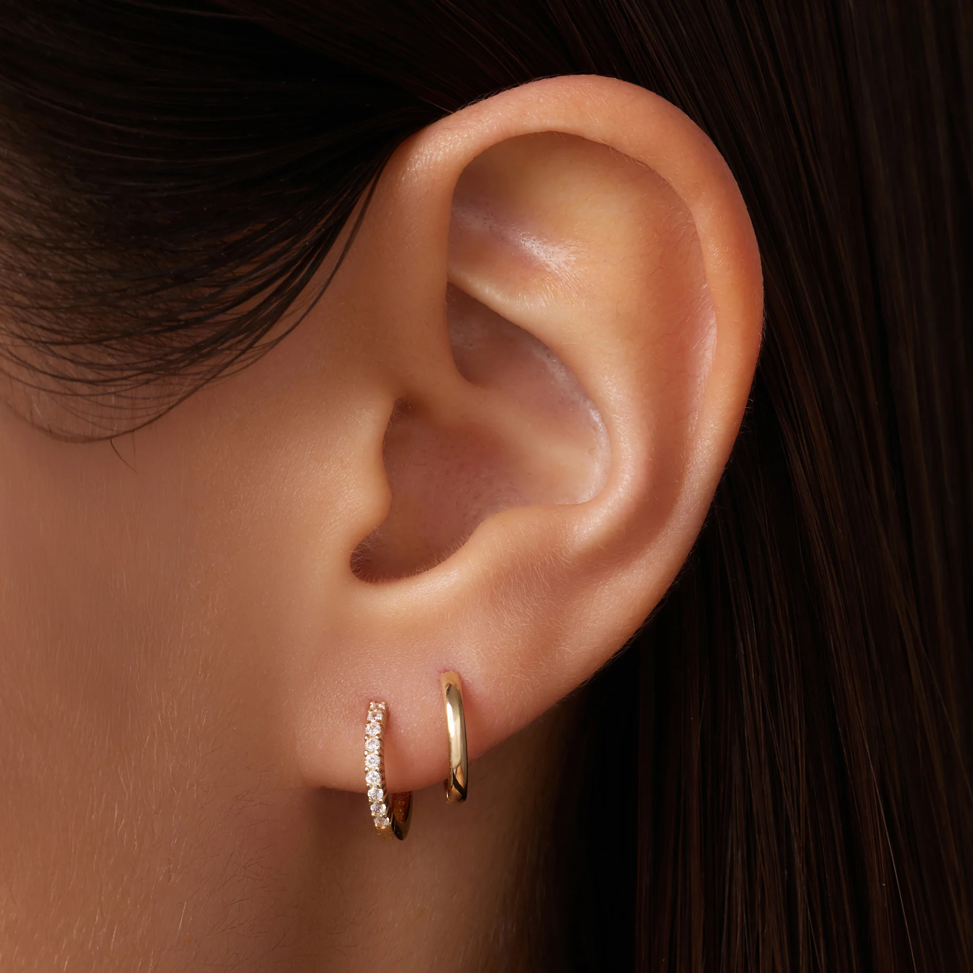 Chaton Set Cubic Zirconia Huggie Hoops (12.5 mm) - Image 2