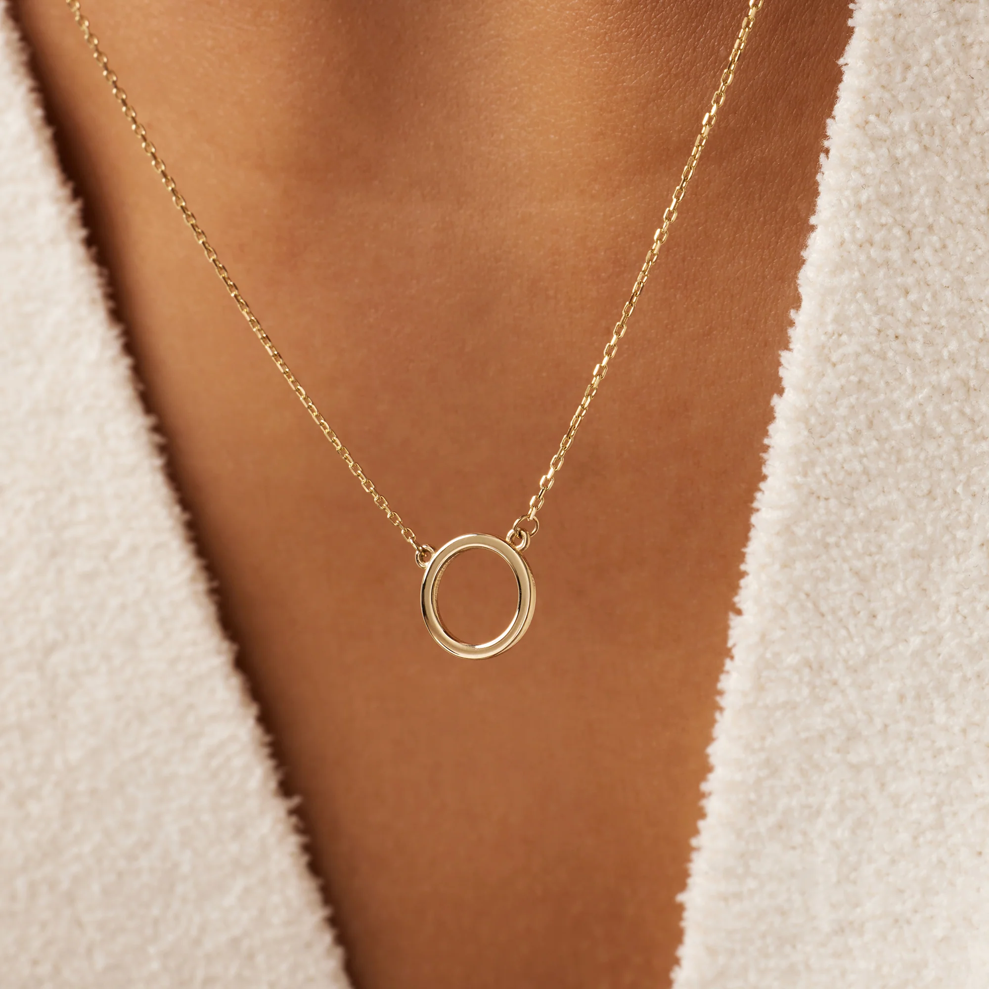Circle Pendant Necklace - Image 3