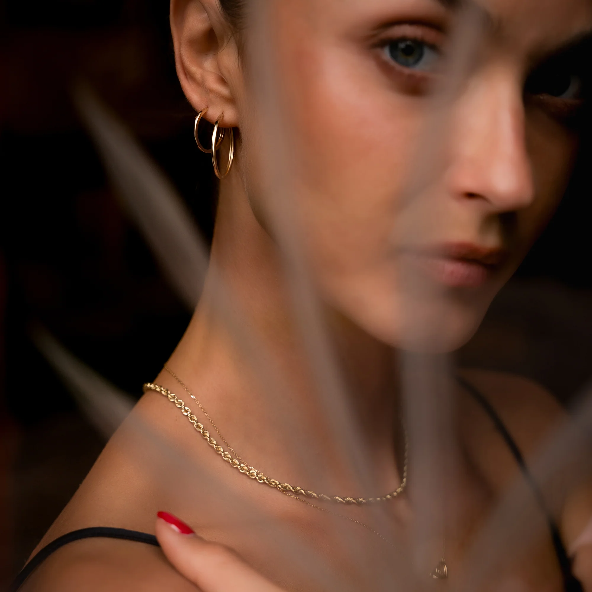 Essential Medium Hoops (18mm) - Image 4