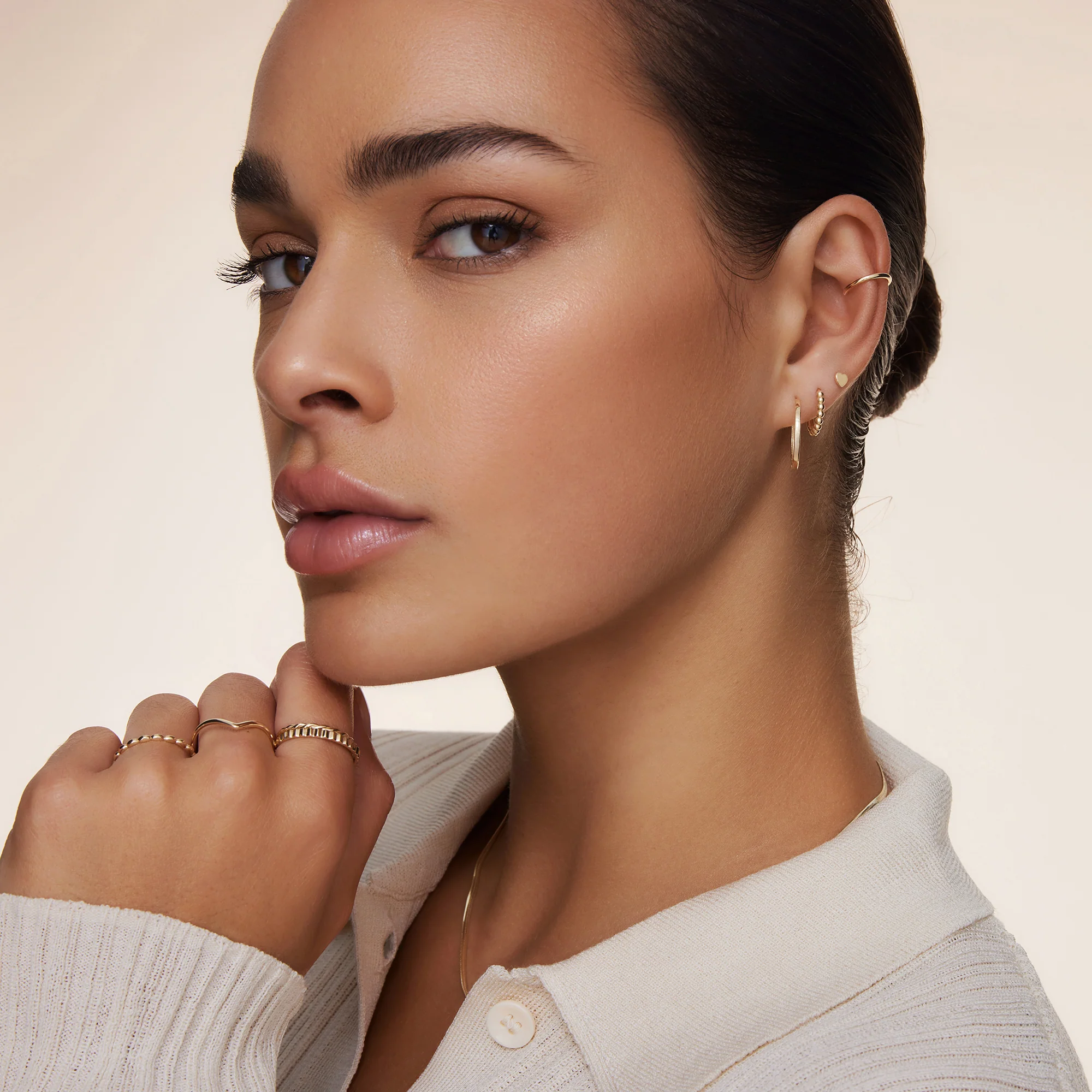 Essential Medium Hoops (18mm) - Image 7
