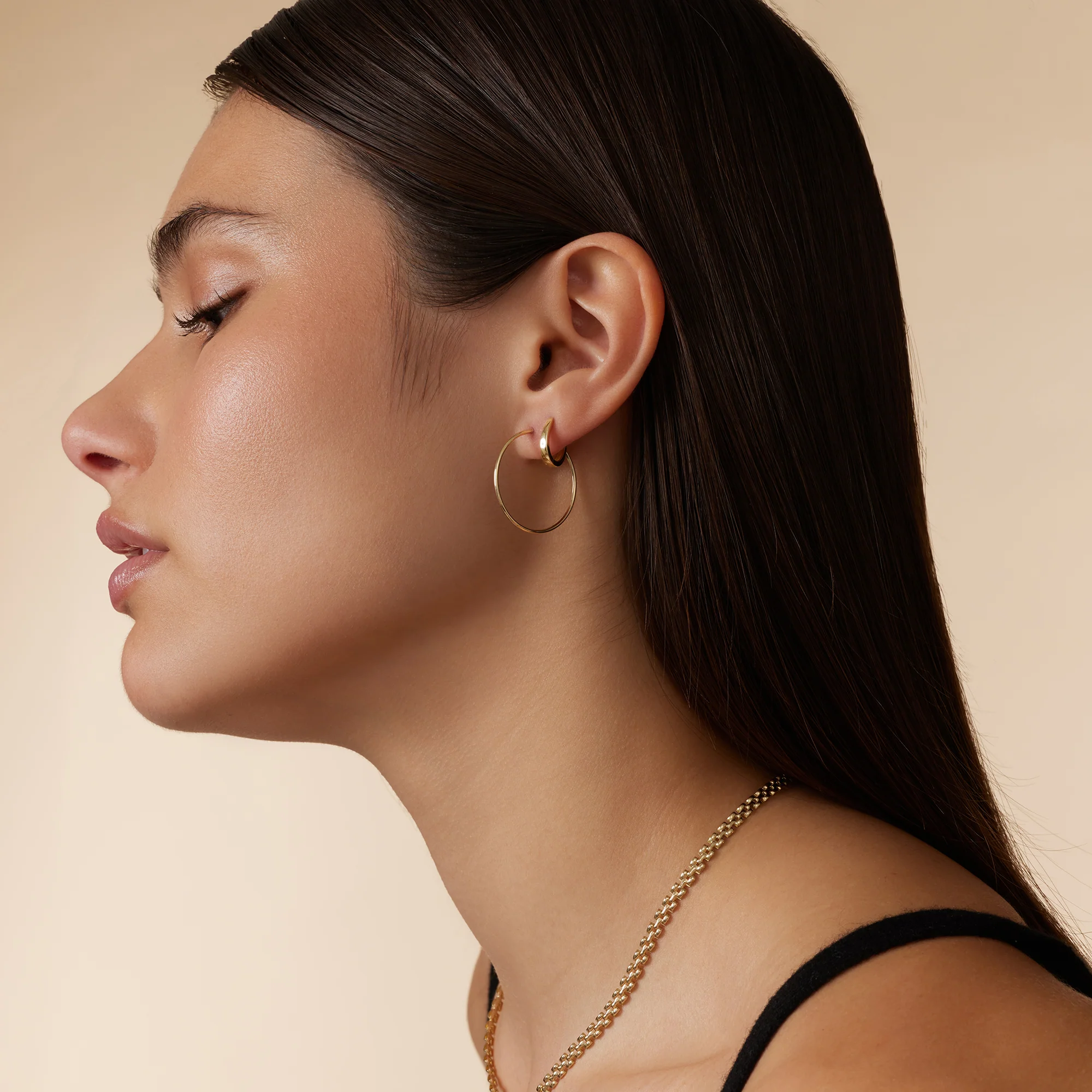 Oval Tapered Huggie Hoops (12 mm) - Image 7