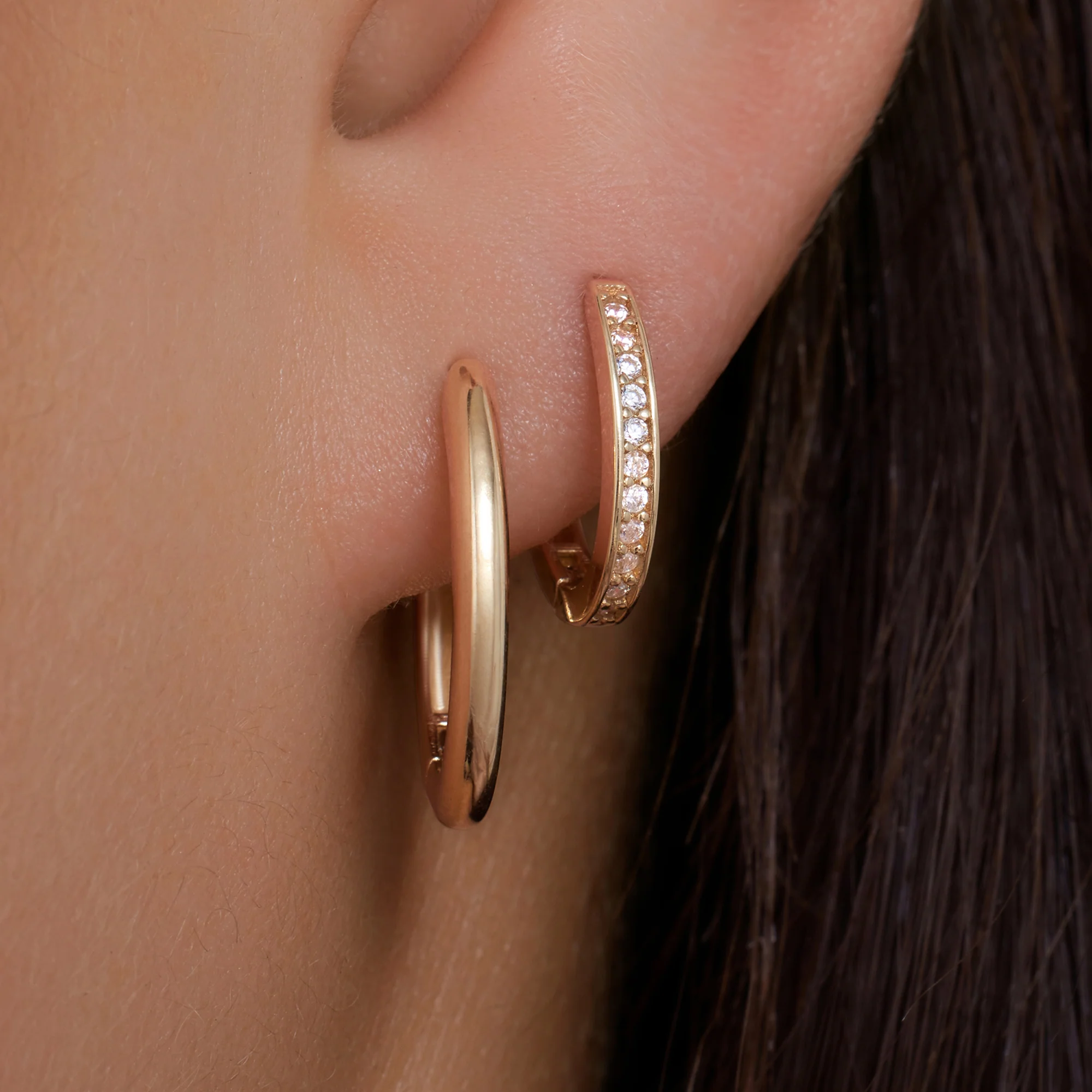 Pavé Cubic Zirconia Oval Huggie Hoops (12mm) - Image 3