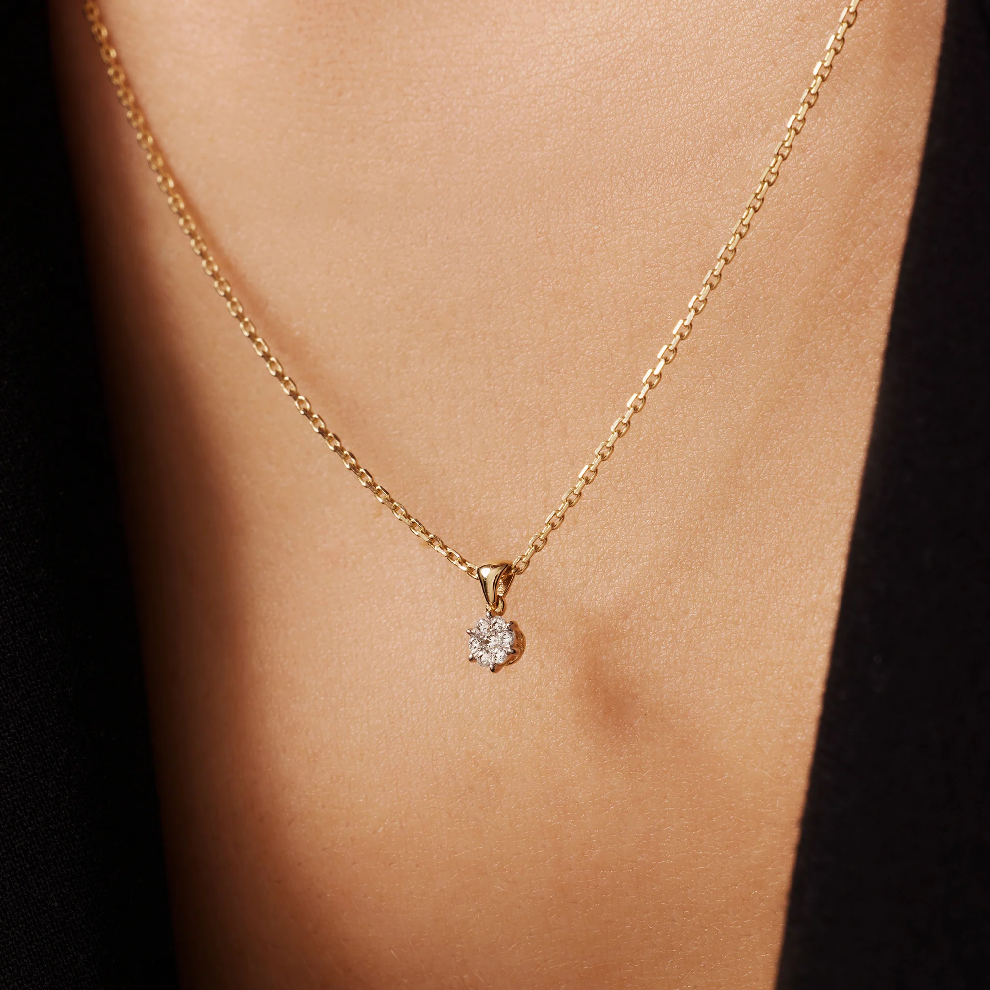 Six Prong Diamond Cluster Linked Pendant Necklace (0.06 ct) - Image 3
