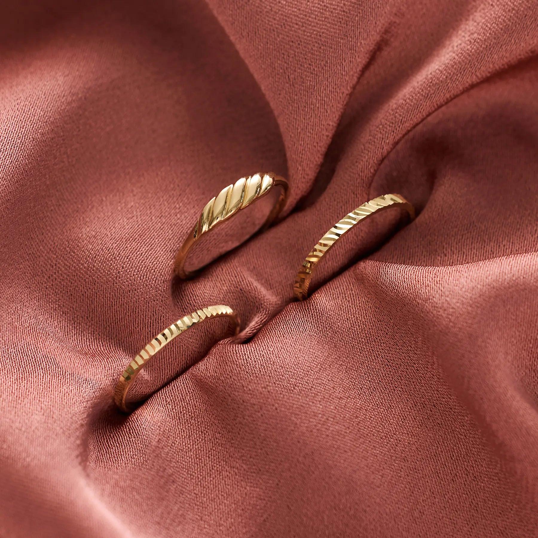 Slim Croissant Dome Ring - Image 9