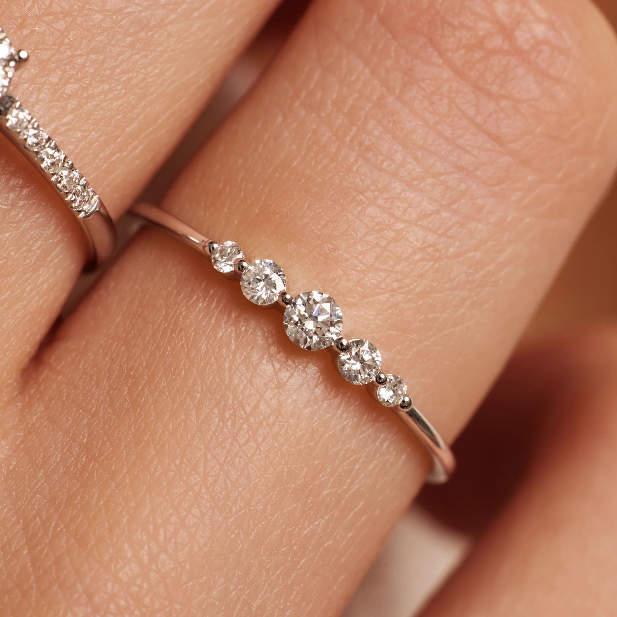 Diamond Graduated Ring (0.17 ct) - Image 3