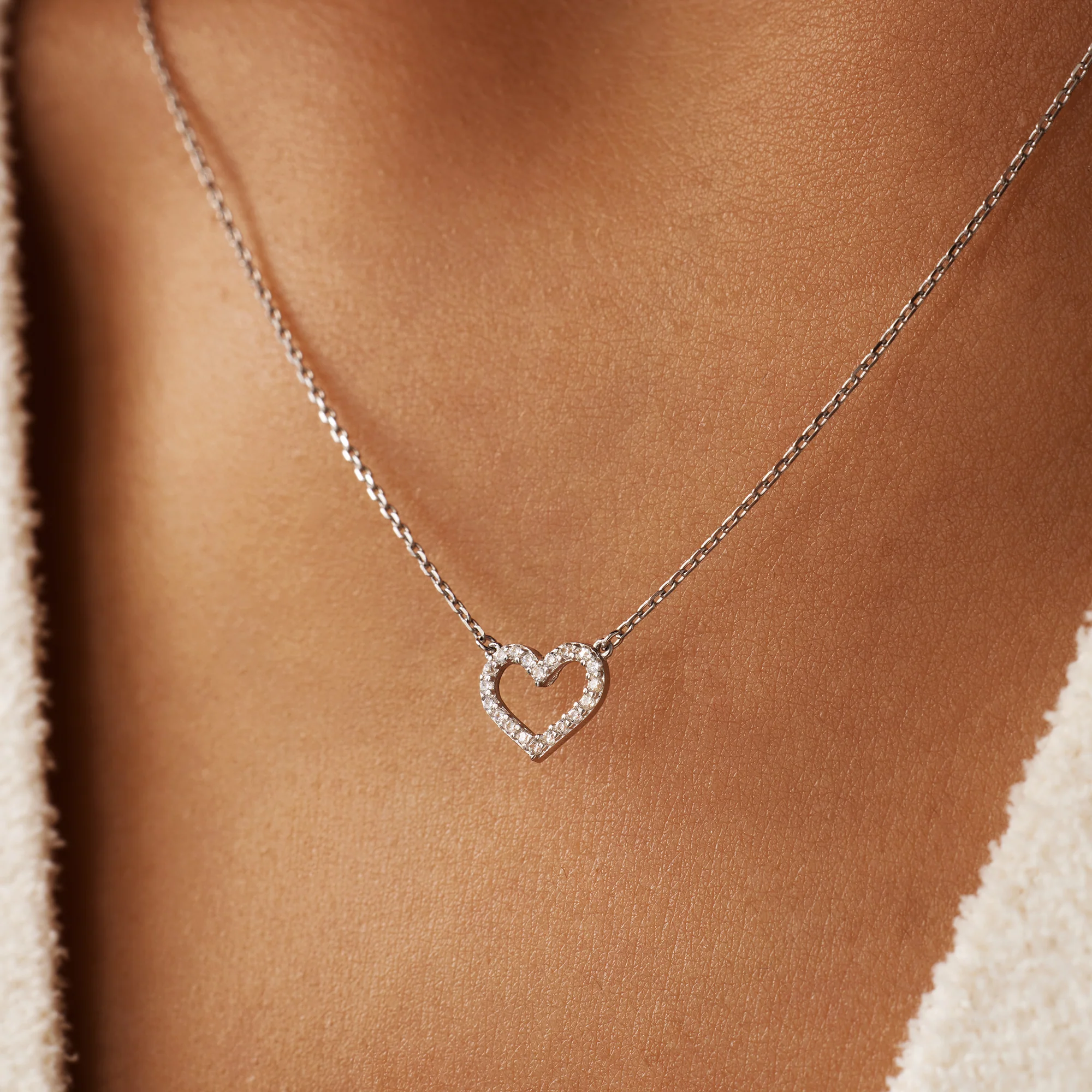 Pavé Cubic Zirconia Open Heart Pendant Necklace - Image 4